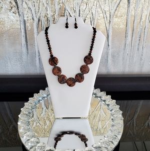 💥Last Chance💥 Sandstone Sparkle Necklace & Earrings Set